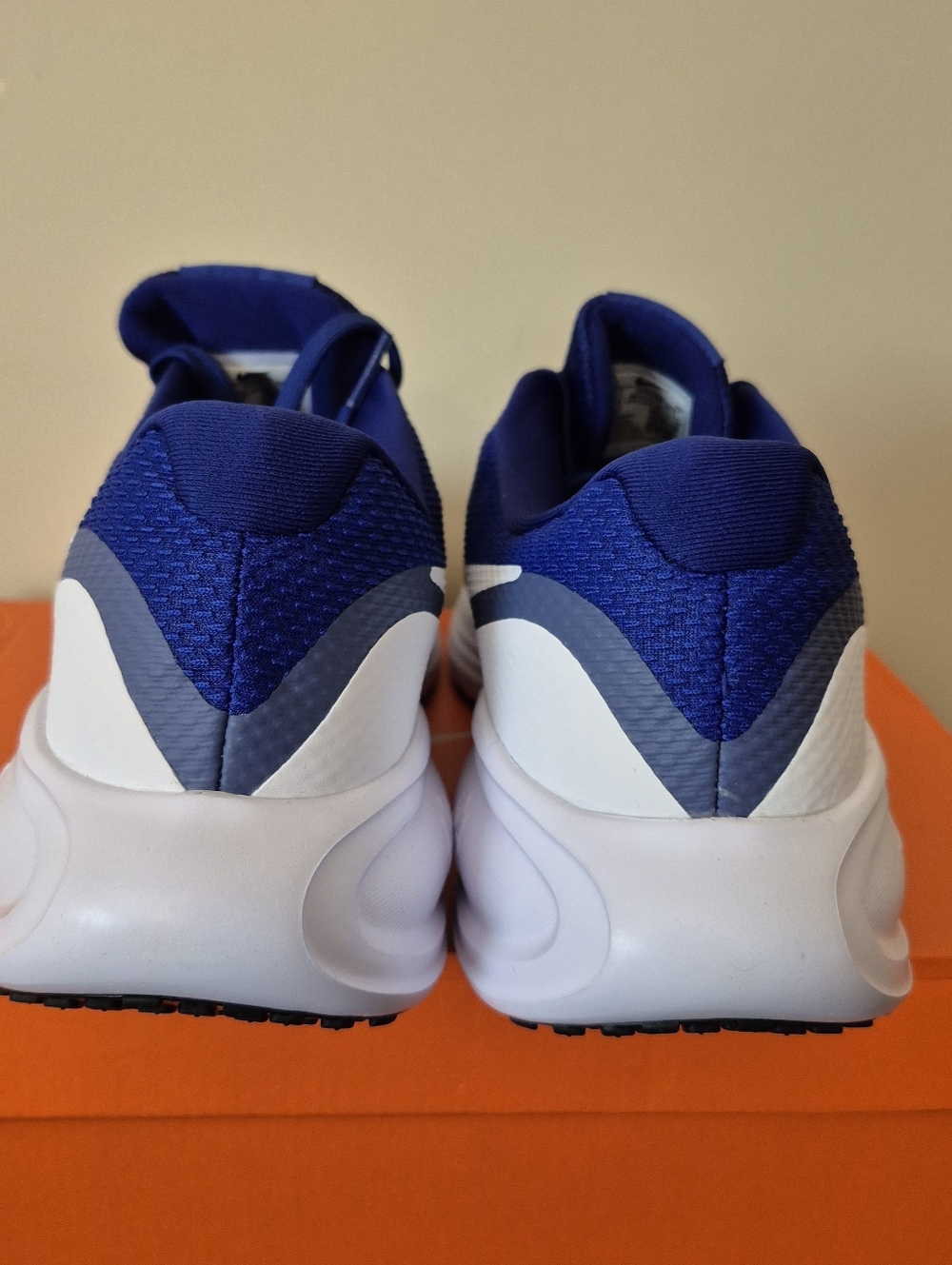 10.5 Men's Nike Revolution 8 Deep Royal Blue World Indigo Black White HJ9198 401 - Picture 9 of 14
